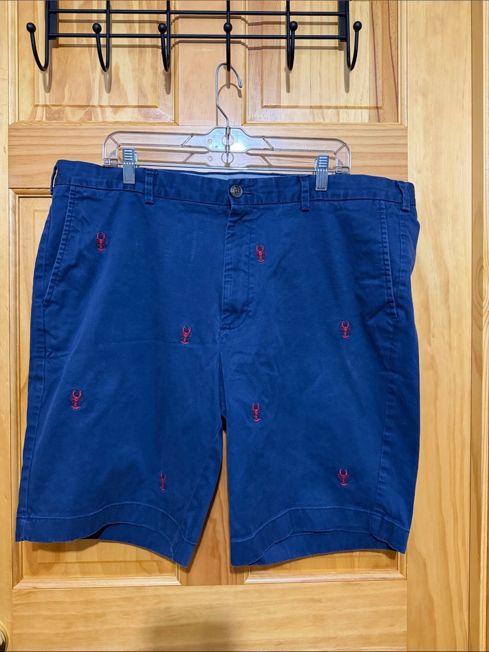 Brooks Brothers Navy Blue Embroidered Lobster Shorts, Size 42.